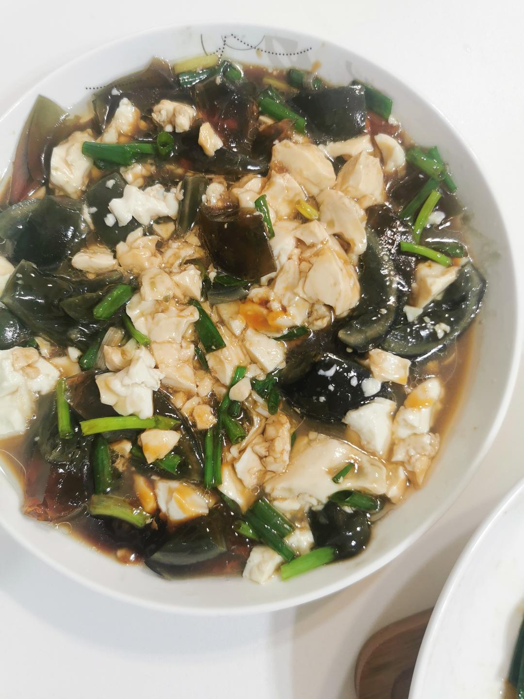 皮蛋拌豆腐