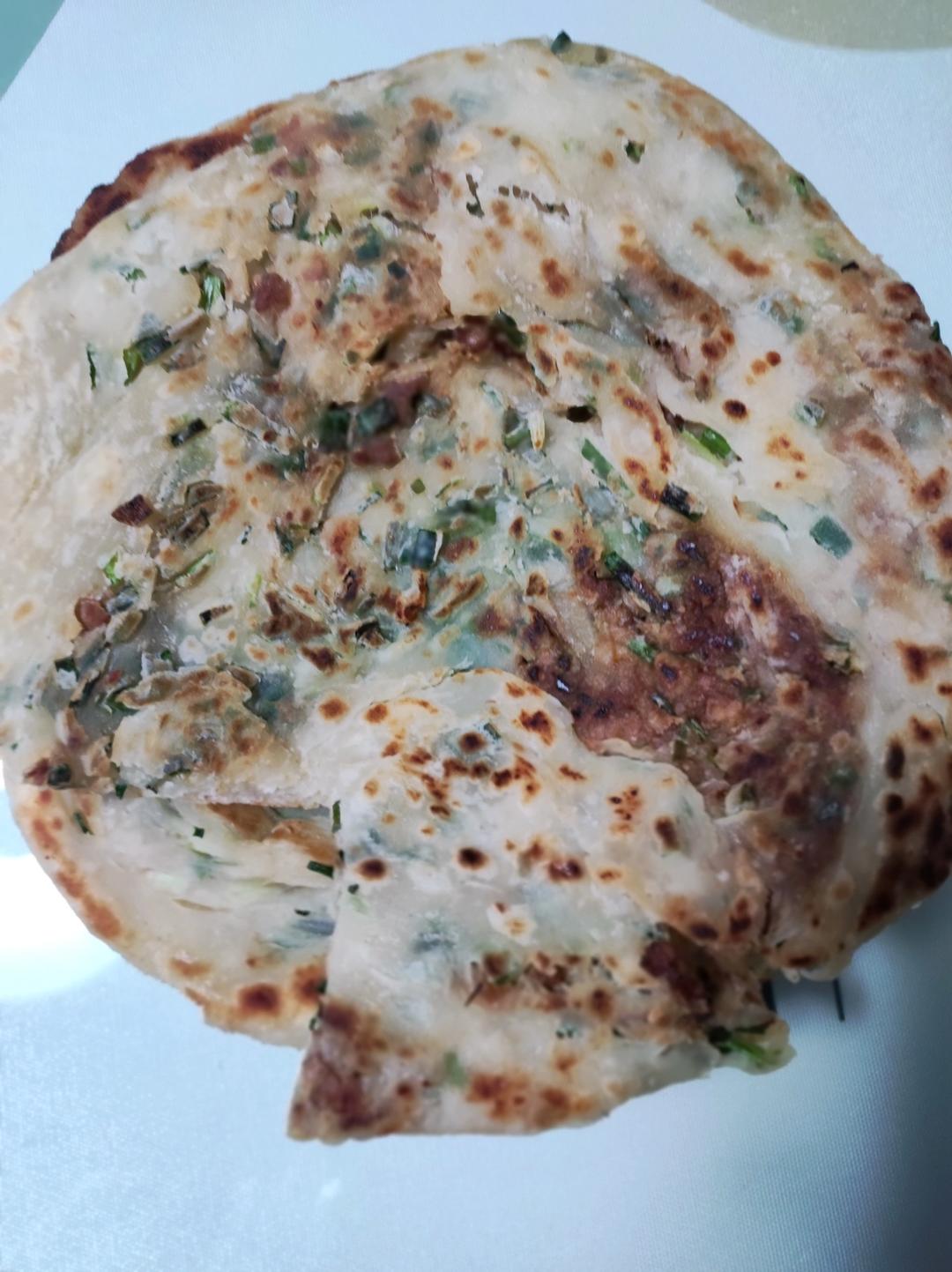 家常葱油饼 柔软多层 凉了也不硬 附细节视频详解
