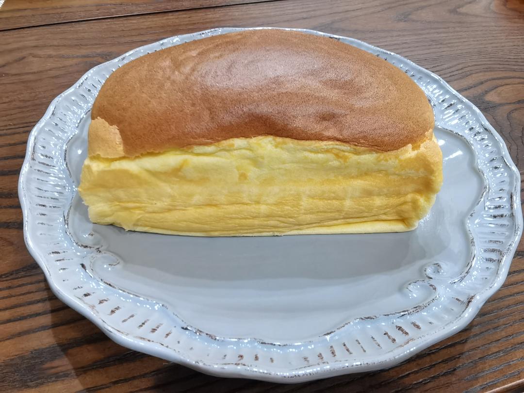 堪比柯基屁股
爆浆芝士🧀古早蛋糕