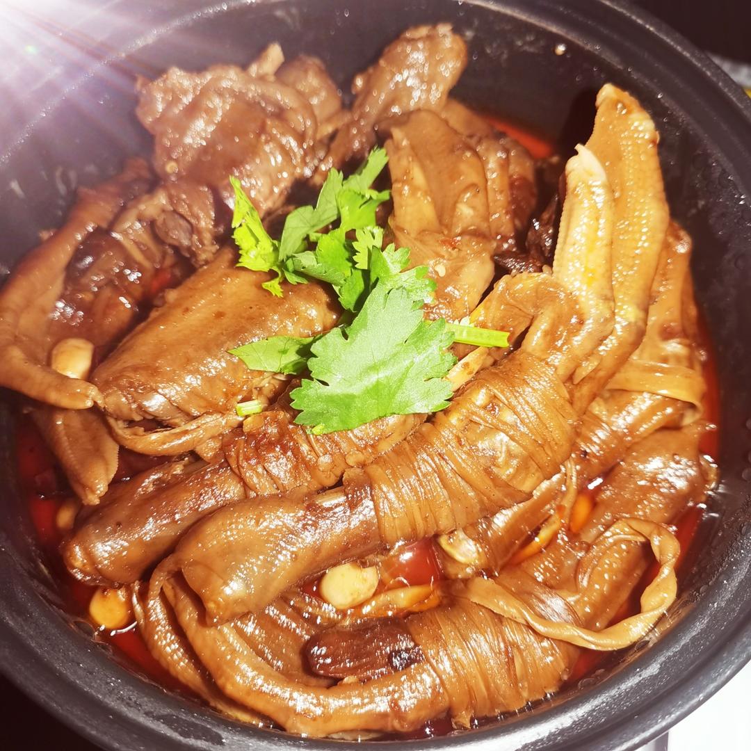 黄豆炖鸭脚煲