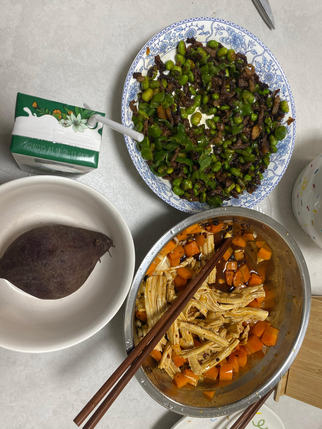 青椒毛豆炒肉丝