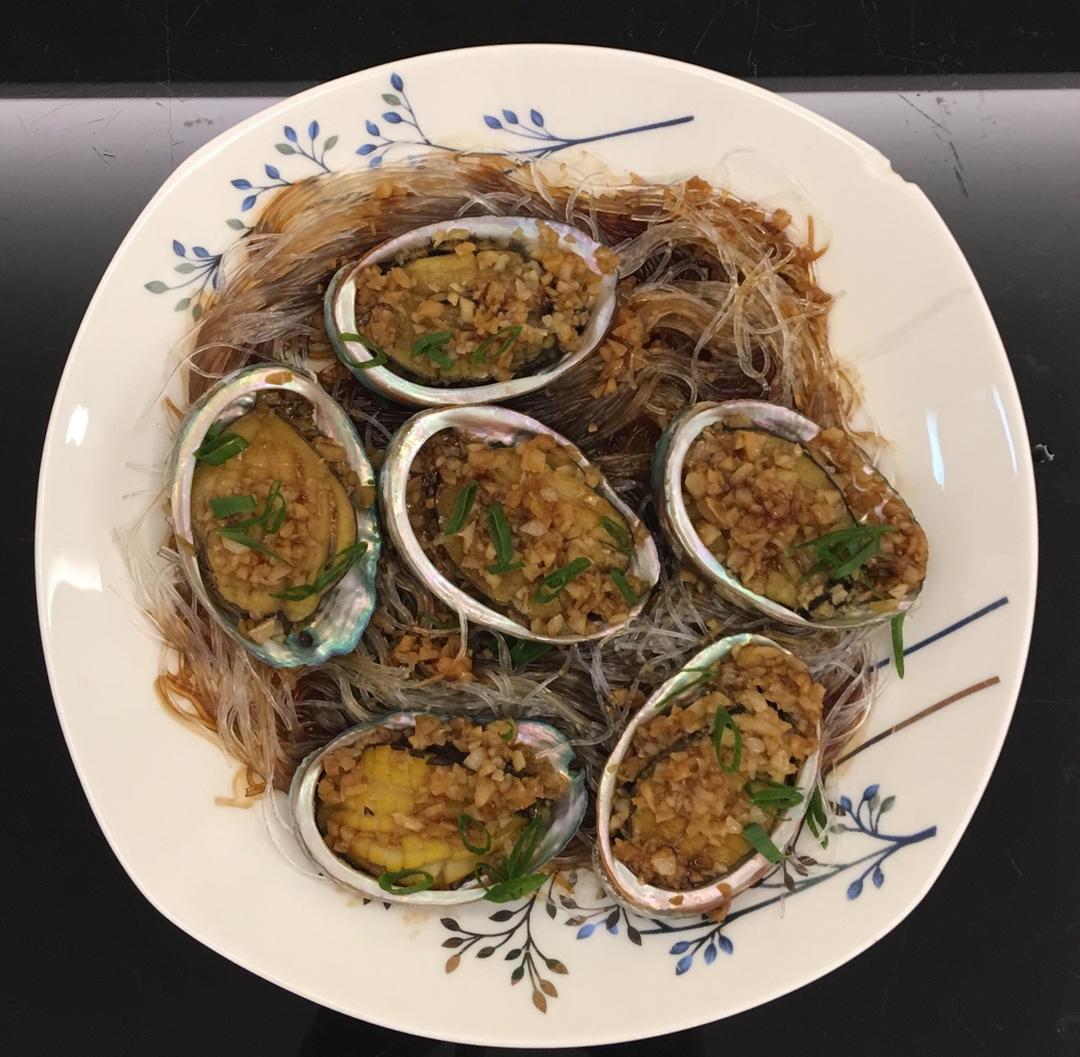 蒜蓉粉丝蒸鲍鱼