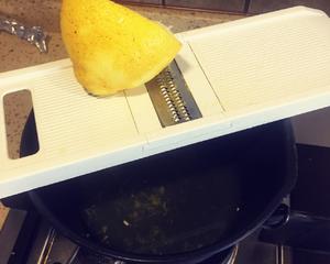 经典美式柠檬蛋白派（Lemon Meringue pie）的做法 步骤7