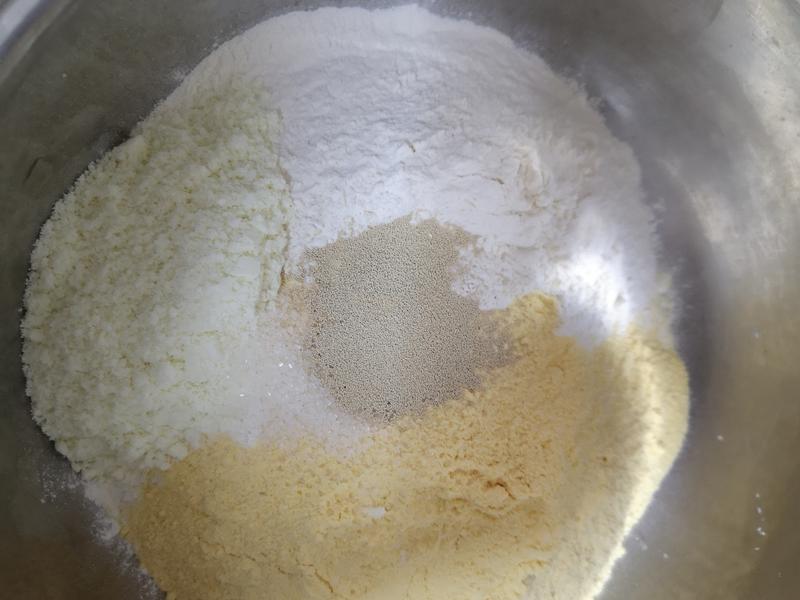 纯奶手撕吐司的做法 步骤1