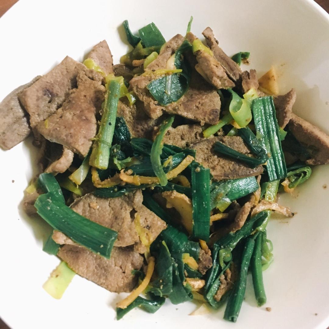 来咪咪做的大蒜炒猪肝