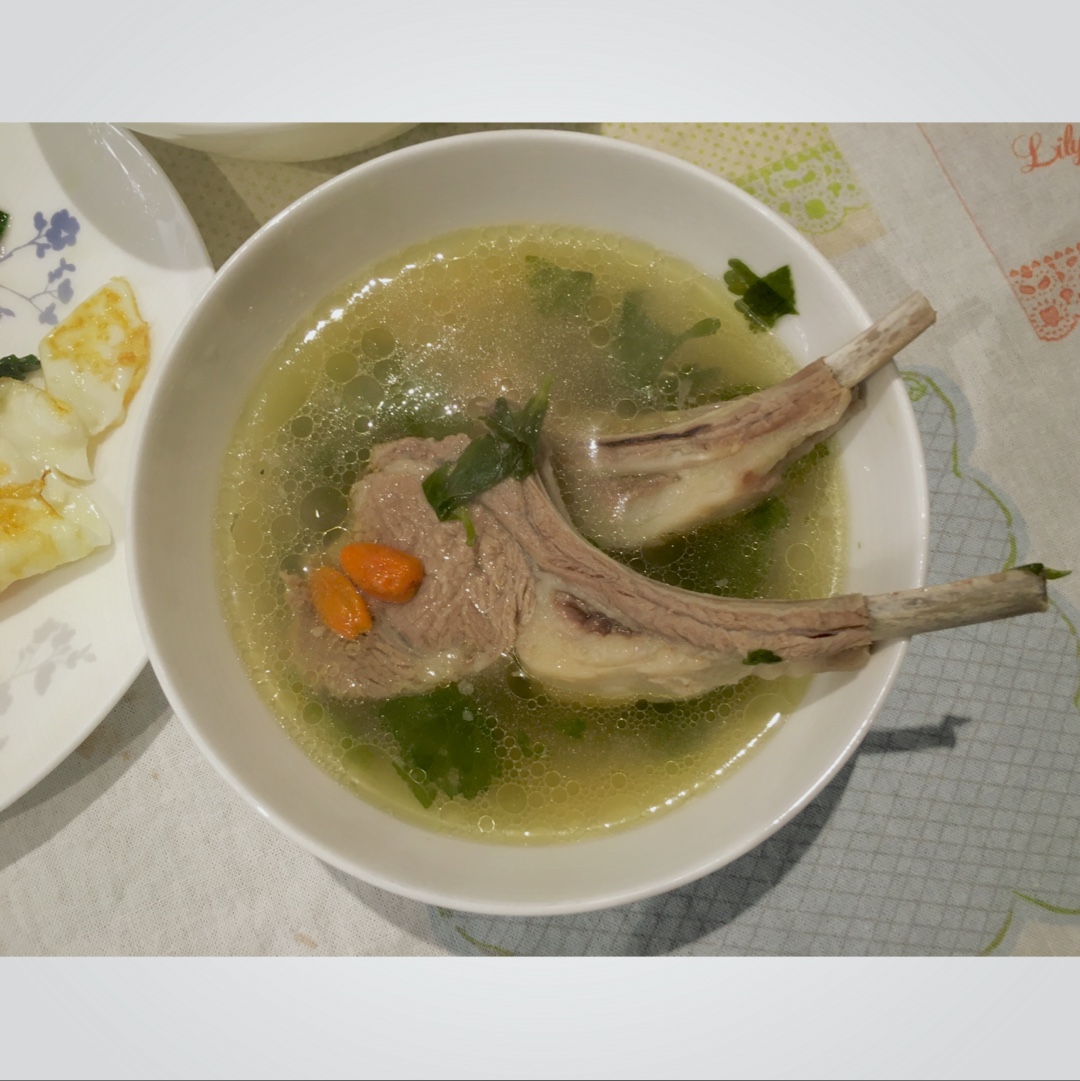 清炖羊肉汤