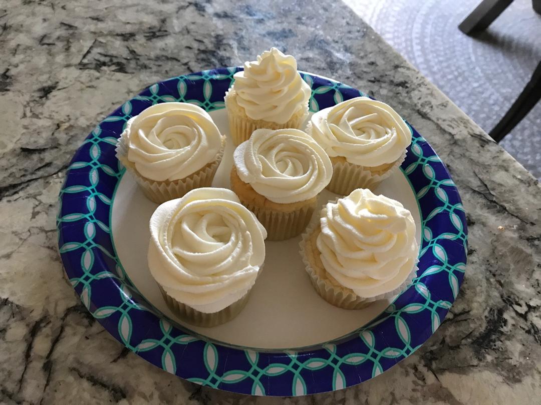 正宗红丝绒cupcake—马斯卡彭奶油霜