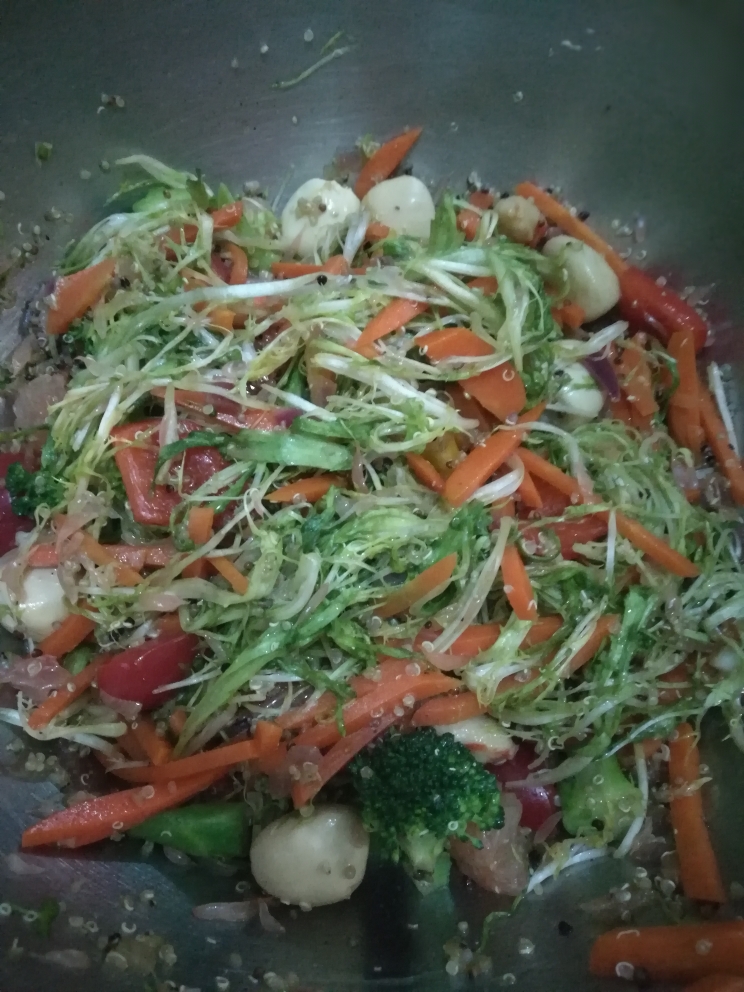 藜麦蔬菜大拌的做法 步骤6