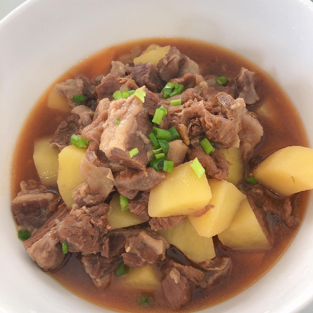 土豆焖牛腩