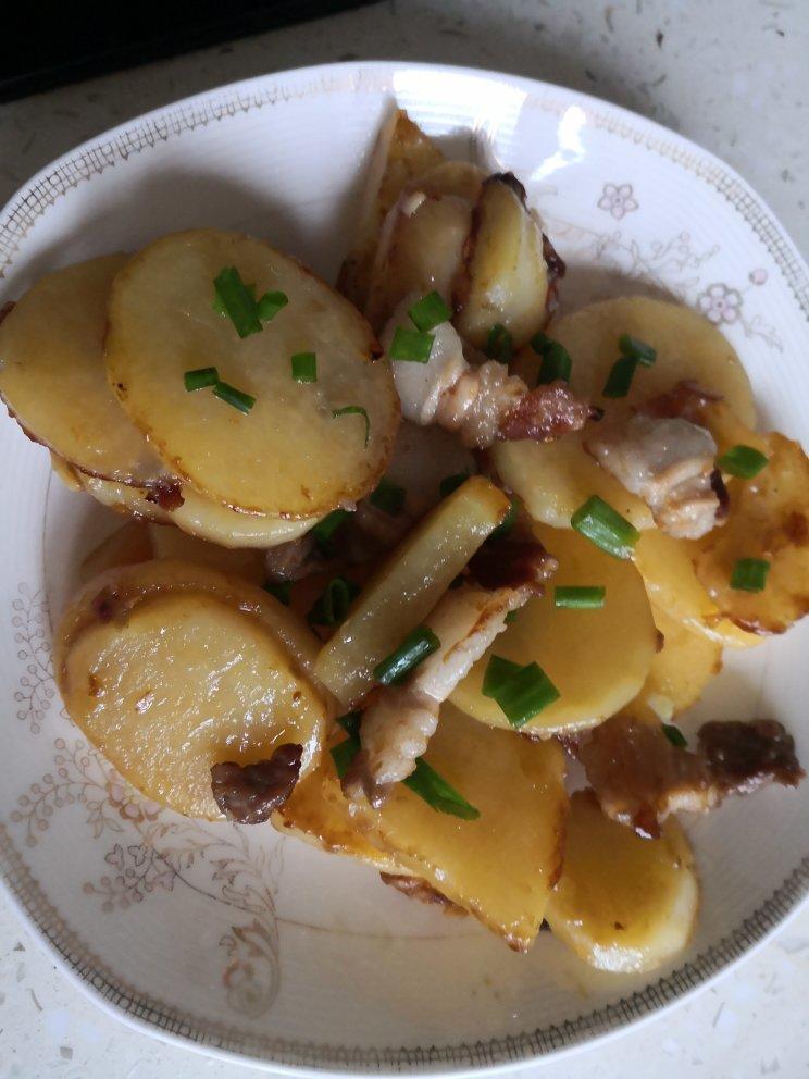 家常土豆炒肉片