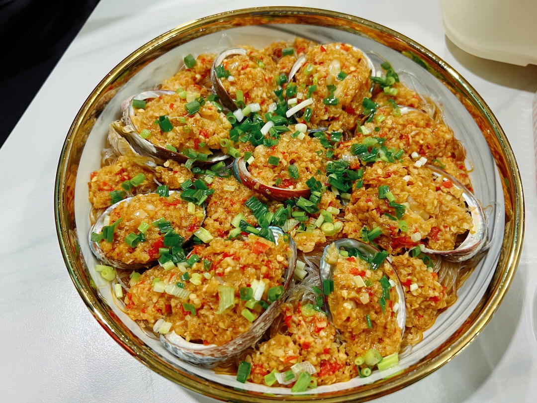 蒜蓉粉丝蒸鲍鱼