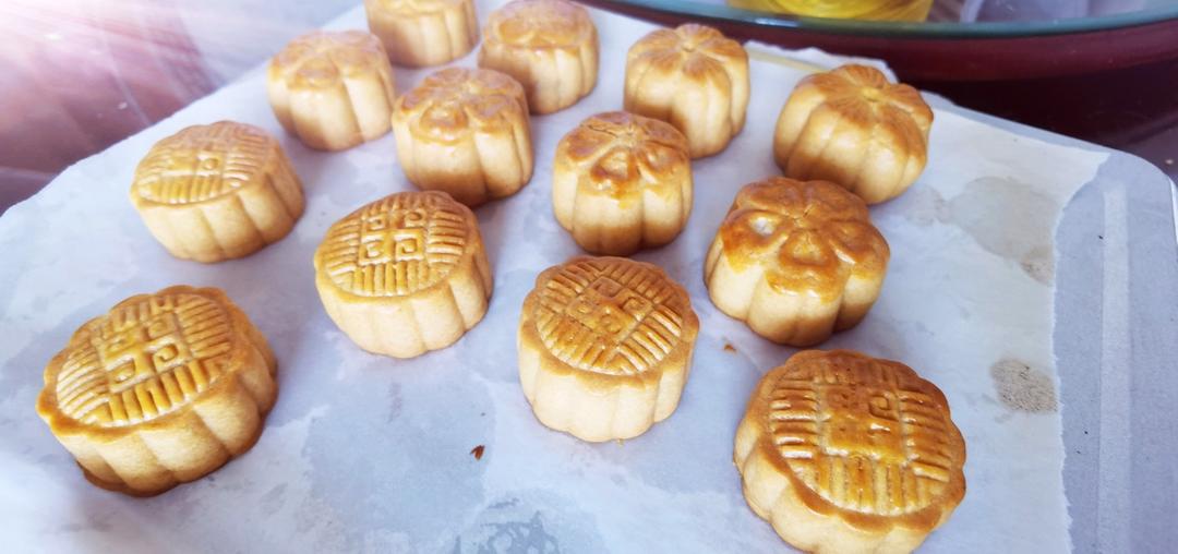 广式月饼——蛋黄莲蓉月饼