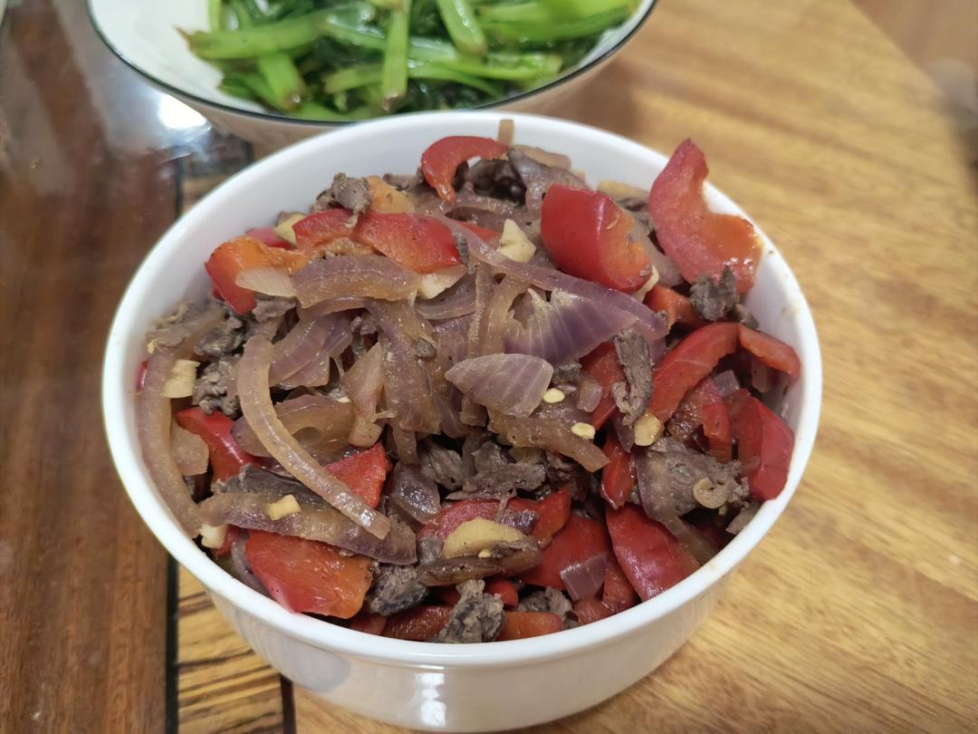 黑椒洋葱炒牛肉/马克西姆不粘锅