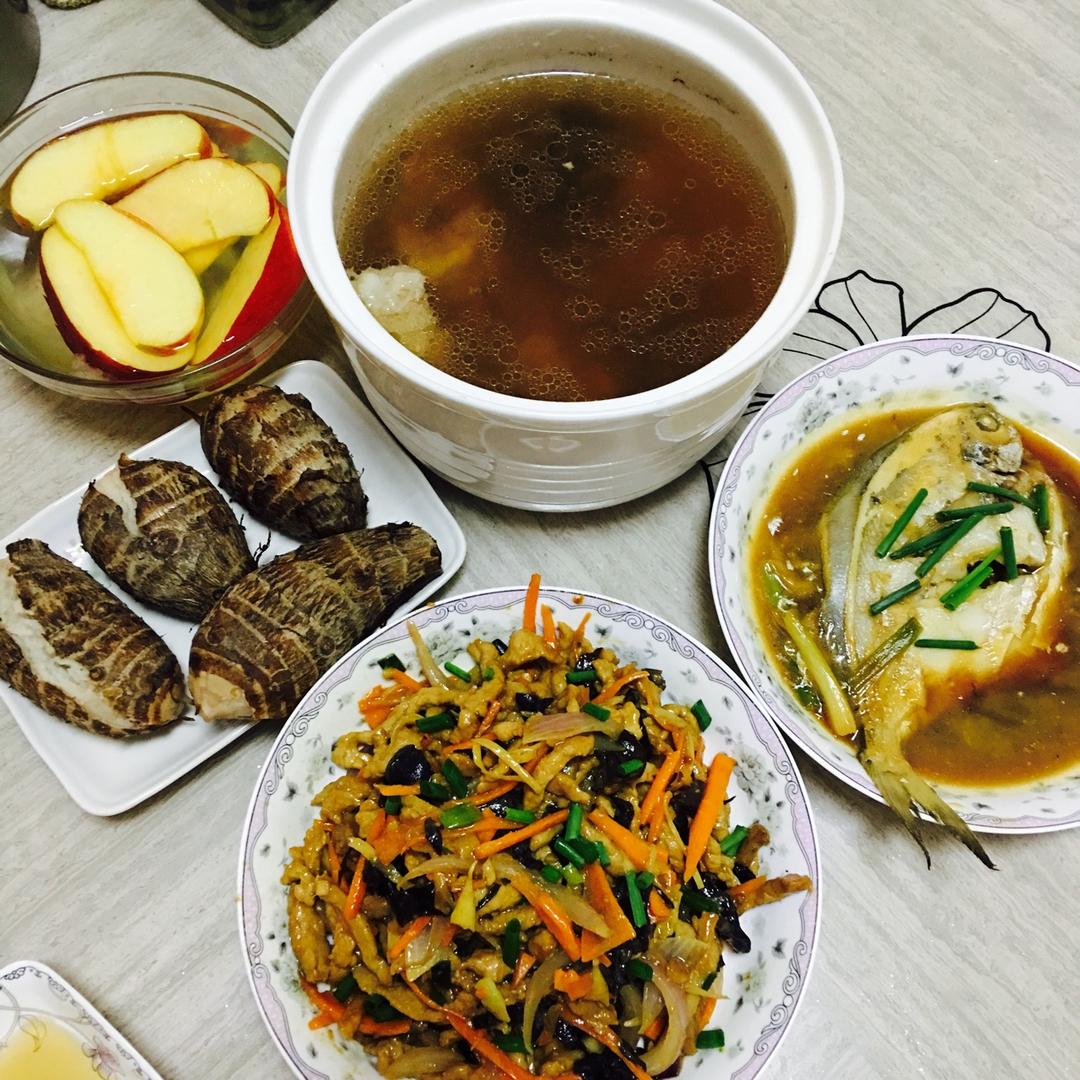 胡萝卜木耳炒肉丝