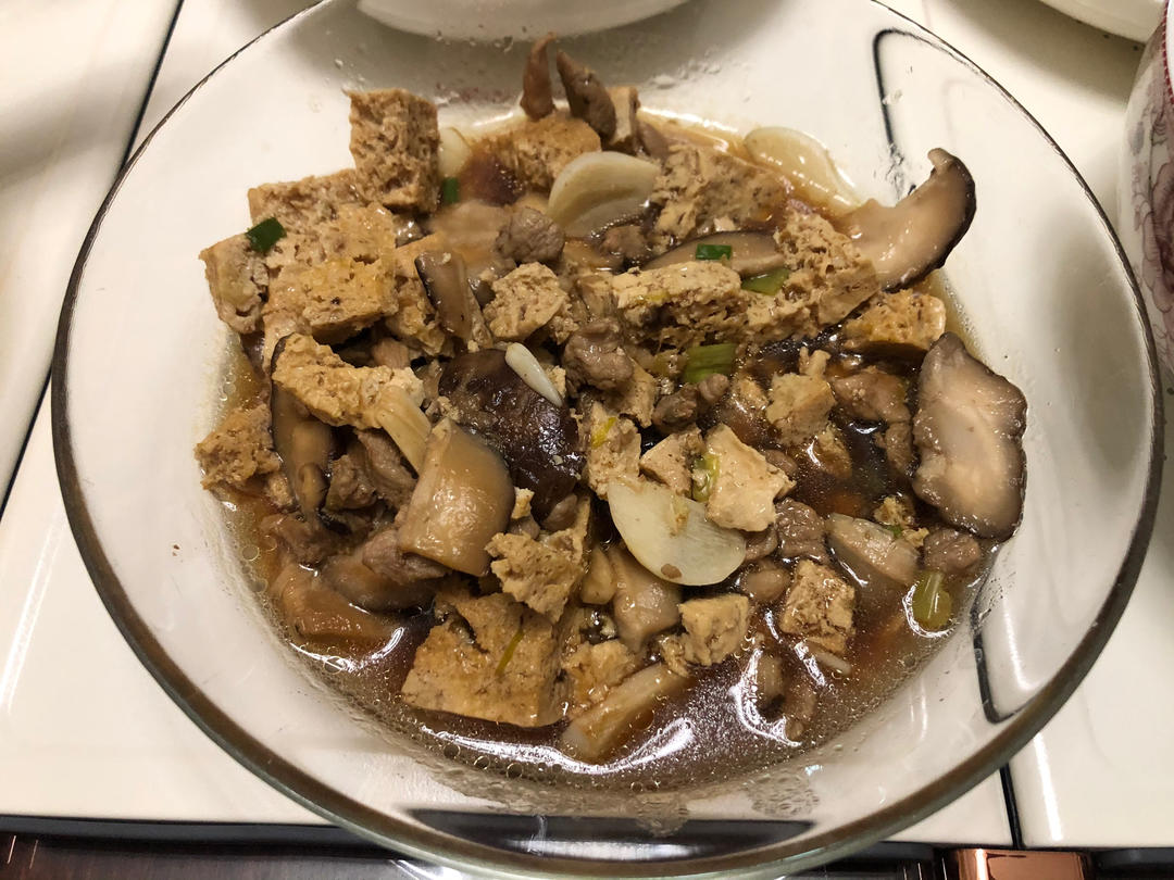 香菇冻豆腐，又是个下饭菜