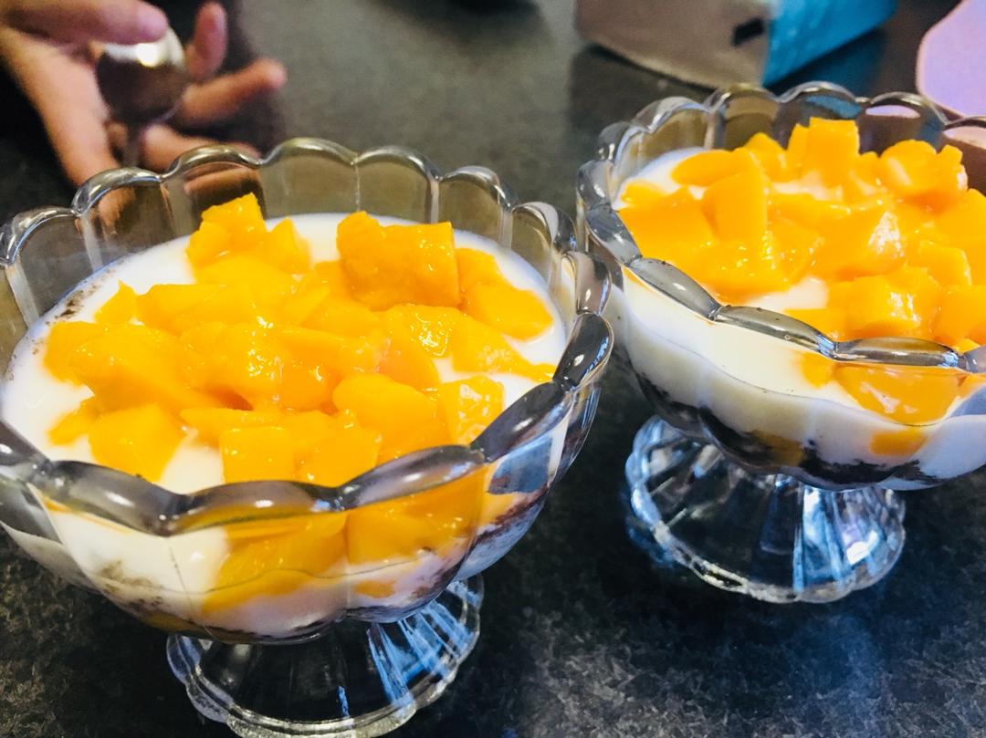 芒果奥利奥酸奶