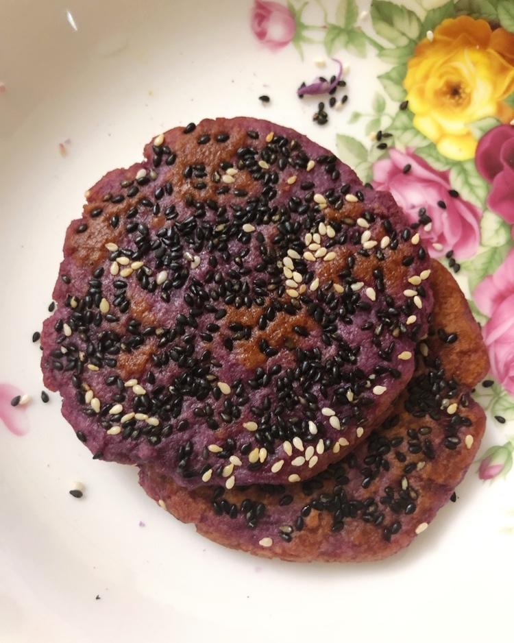 紫薯芝麻饼