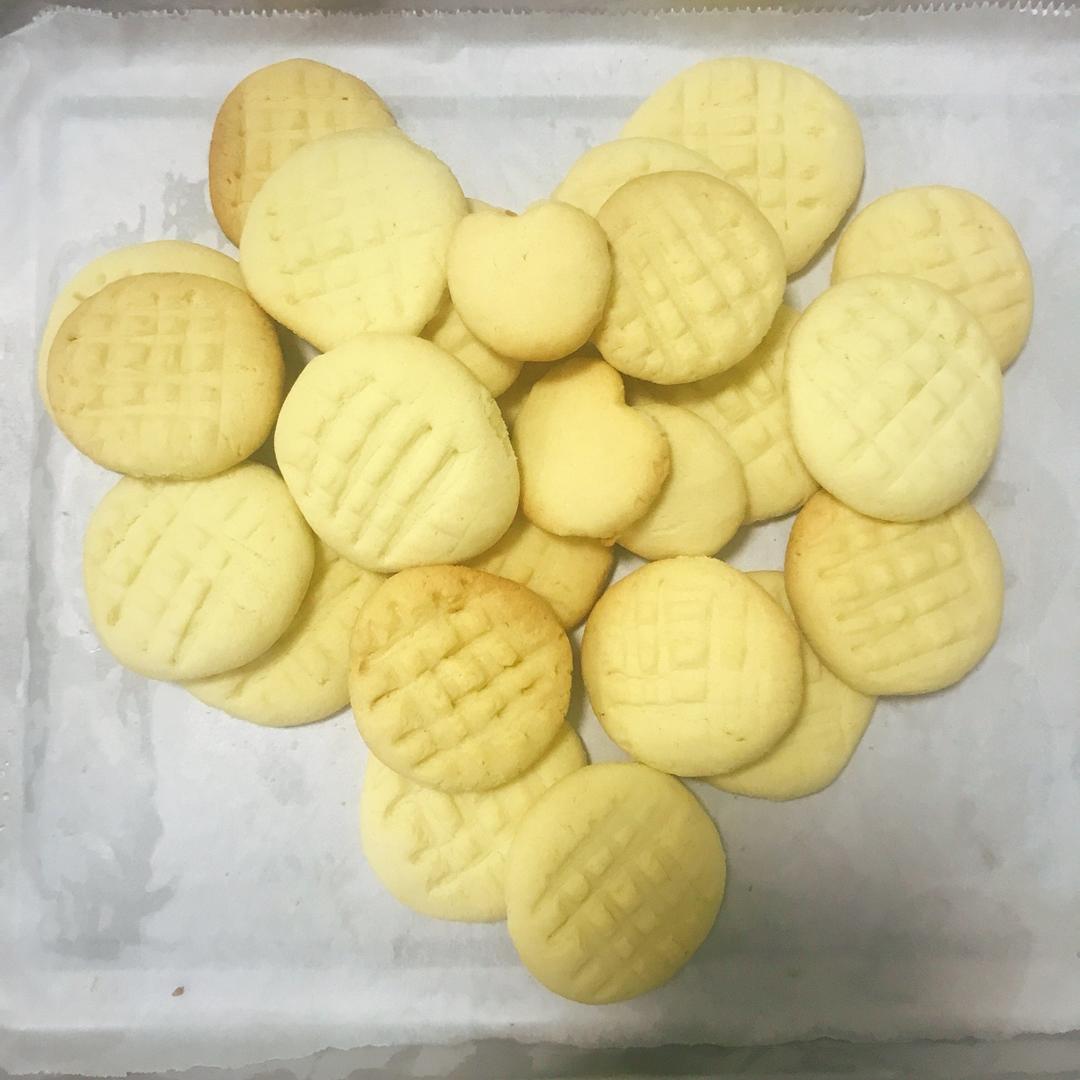 牛奶饼干