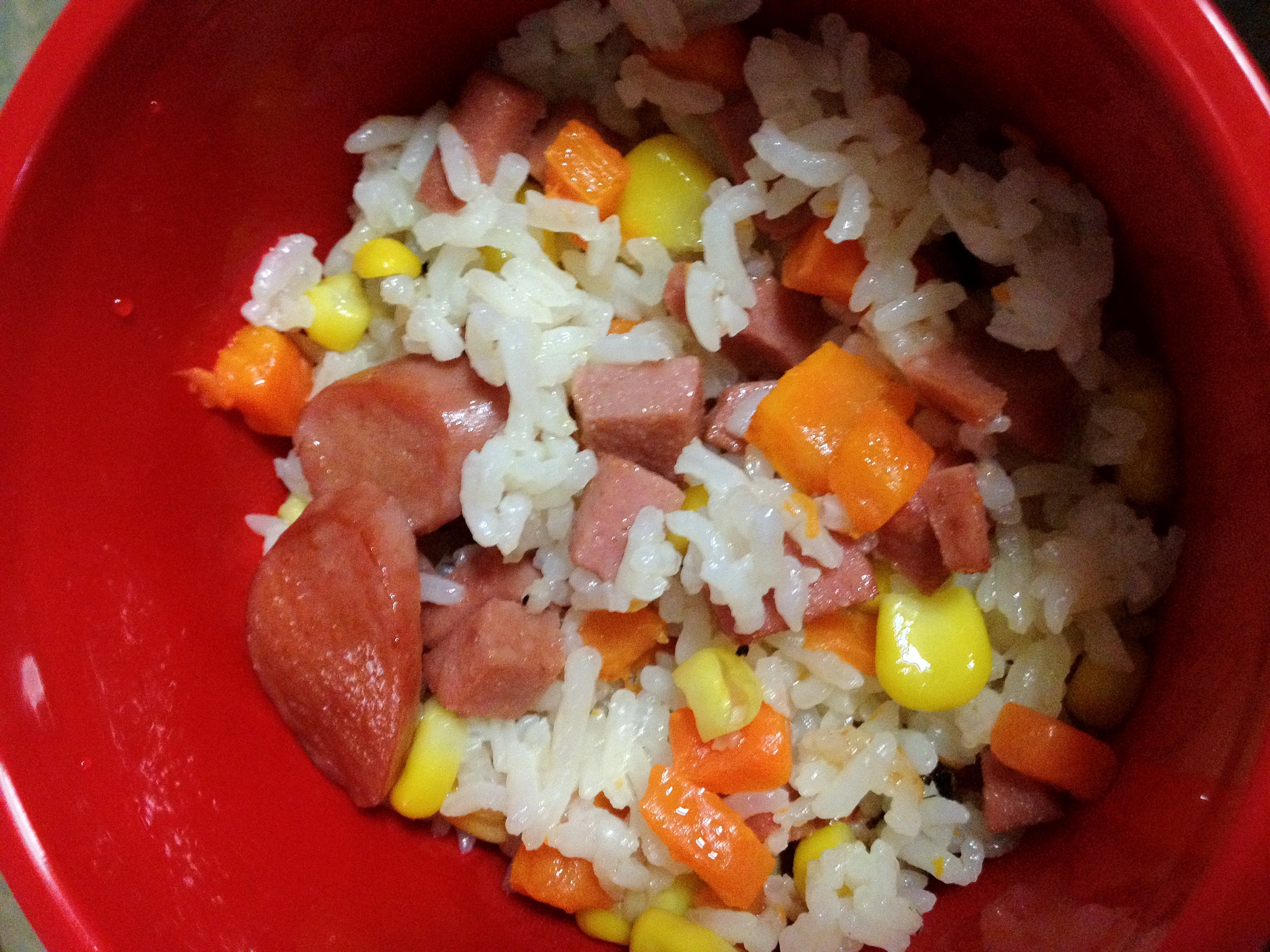 玉米红萝卜香肠焖饭的做法 步骤4