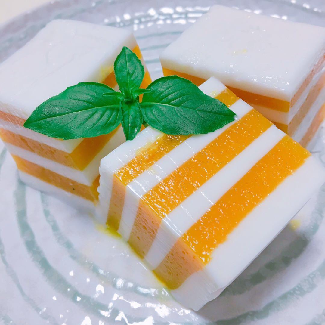 妈妈们快看，这道甜品是会跳舞的，孩子们一定喜欢！——芒果千层糕