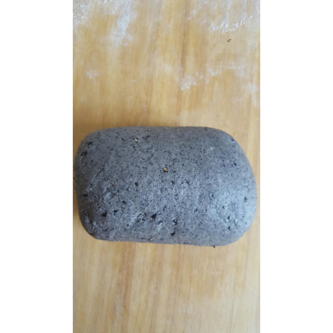 奶香黑芝麻馒头