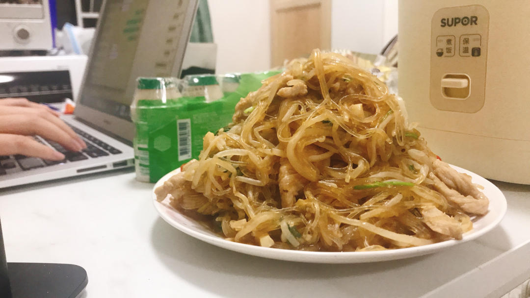 开胃下饭素菜！黄豆芽炒粉丝