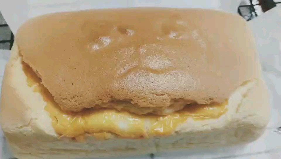 堪比柯基屁股
爆浆芝士🧀古早蛋糕
