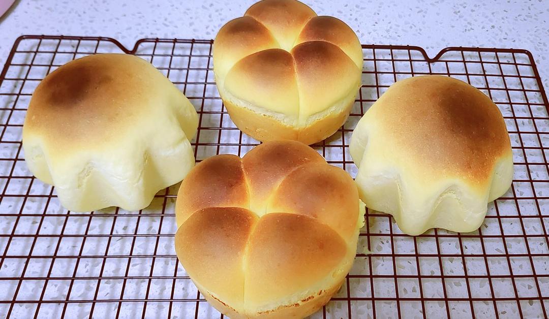 炼乳奶酪花朵面包
