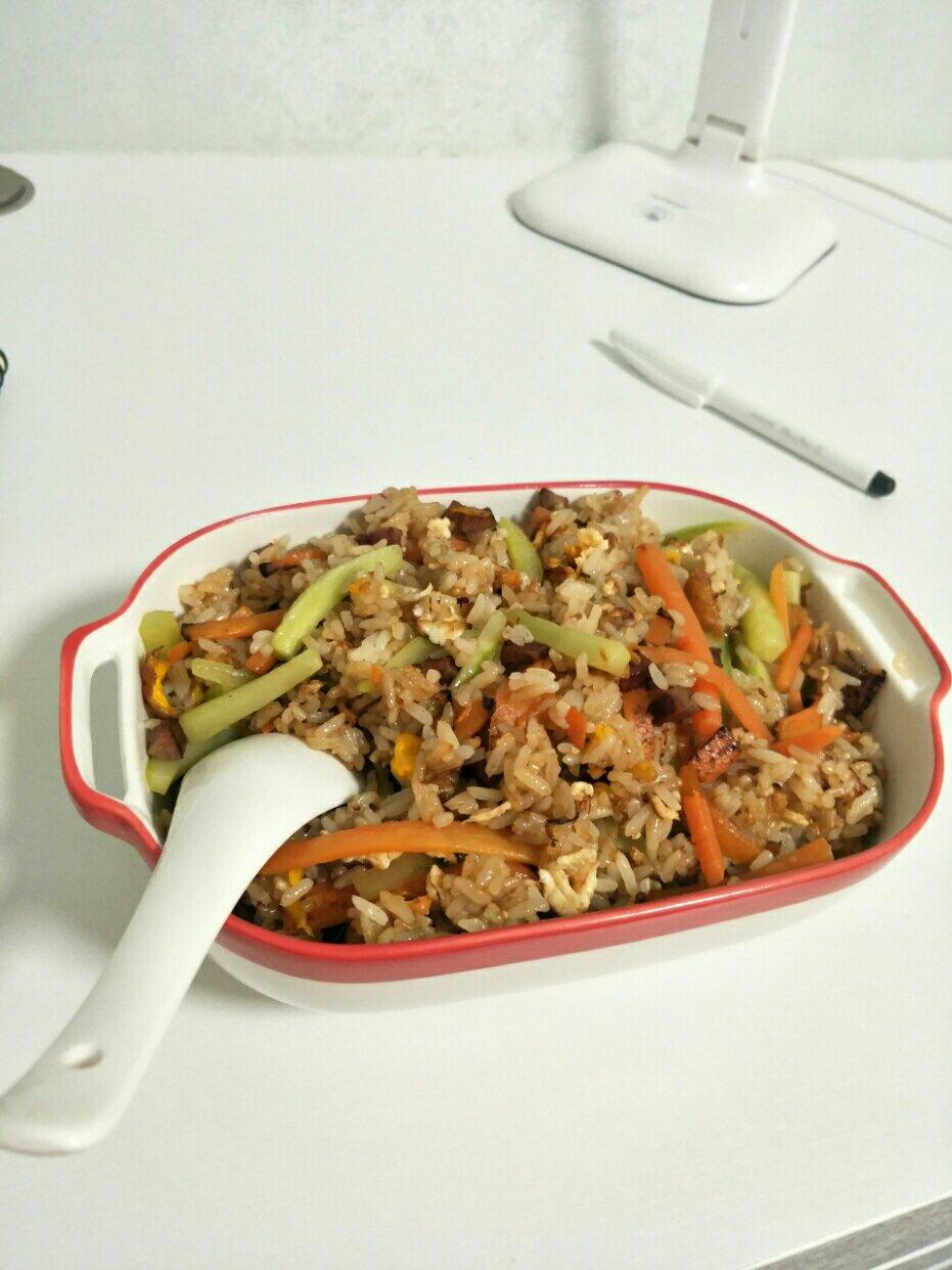 厨师长教你“蛋炒饭”如何做才好吃，答案都在这里面！
