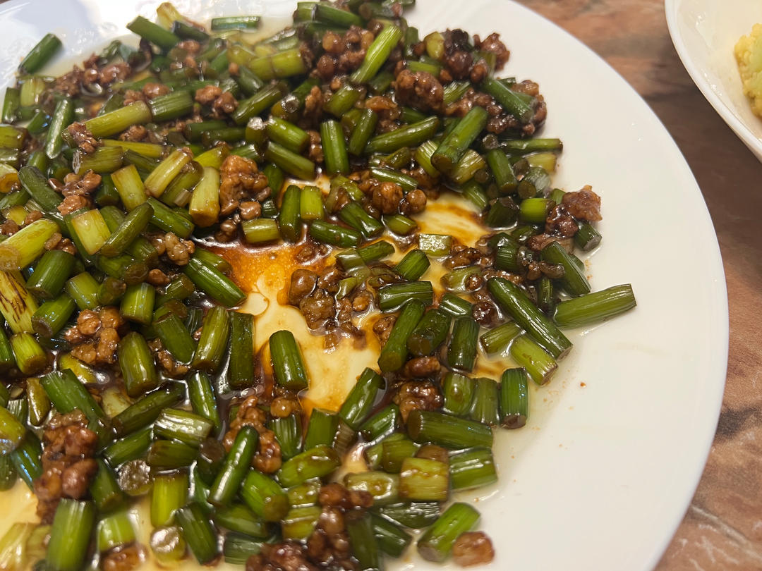 蒜苔炒肉末，三碗米饭都不够吃