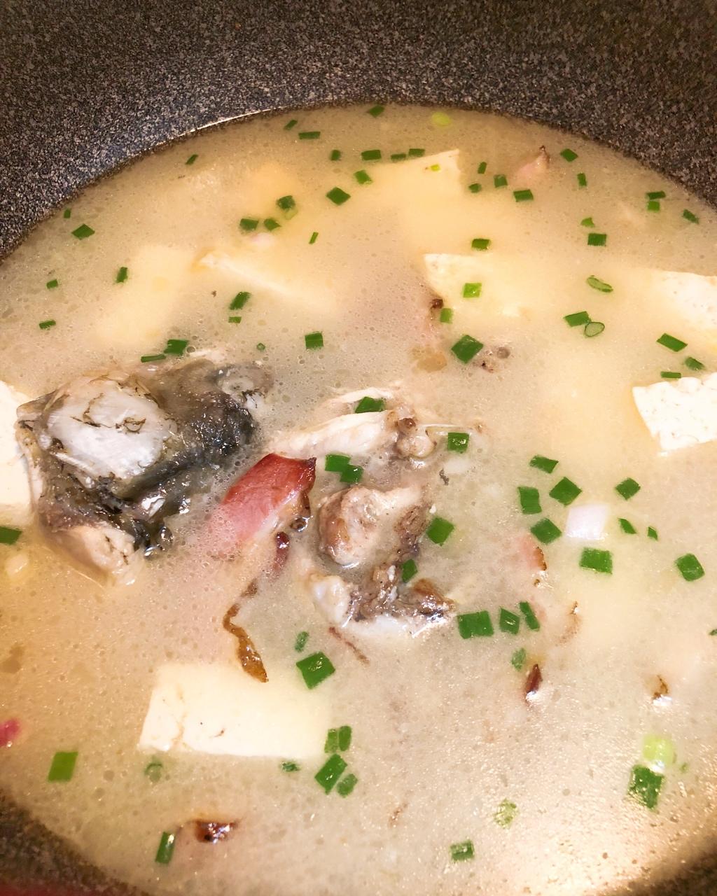 鱼头豆腐汤