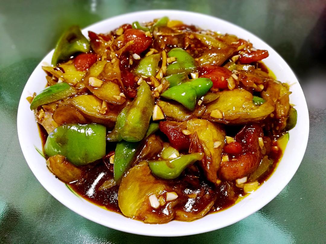 糖糖妈的美食做的家常烧茄子比较简单
