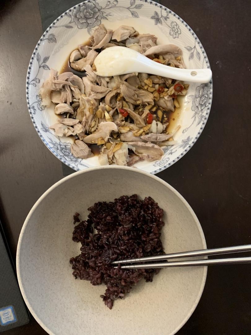 凉拌手撕鸡腿