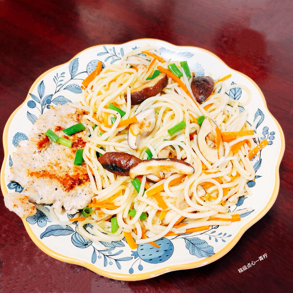 川味牛排炒意面