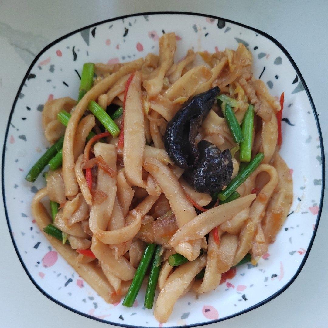 大厨教你山西特色炒刀削面做法，不粘不坨筋道入味，一大盘不够吃