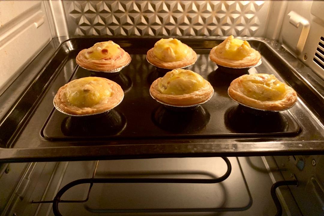 黑白灰姑娘呀做的全蛋奶粉香蕉蛋挞