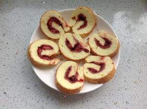 玫瑰草莓蛋糕卷的做法 步骤1