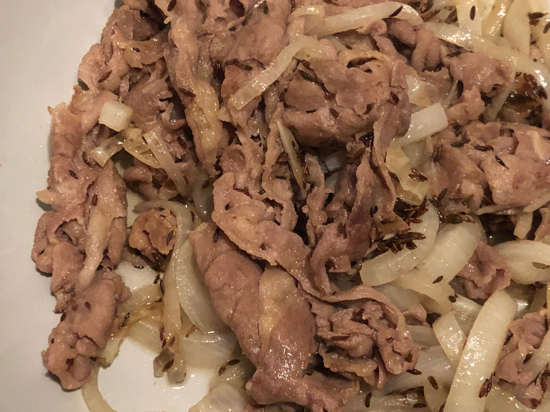 家常孜然洋葱炒羊肉