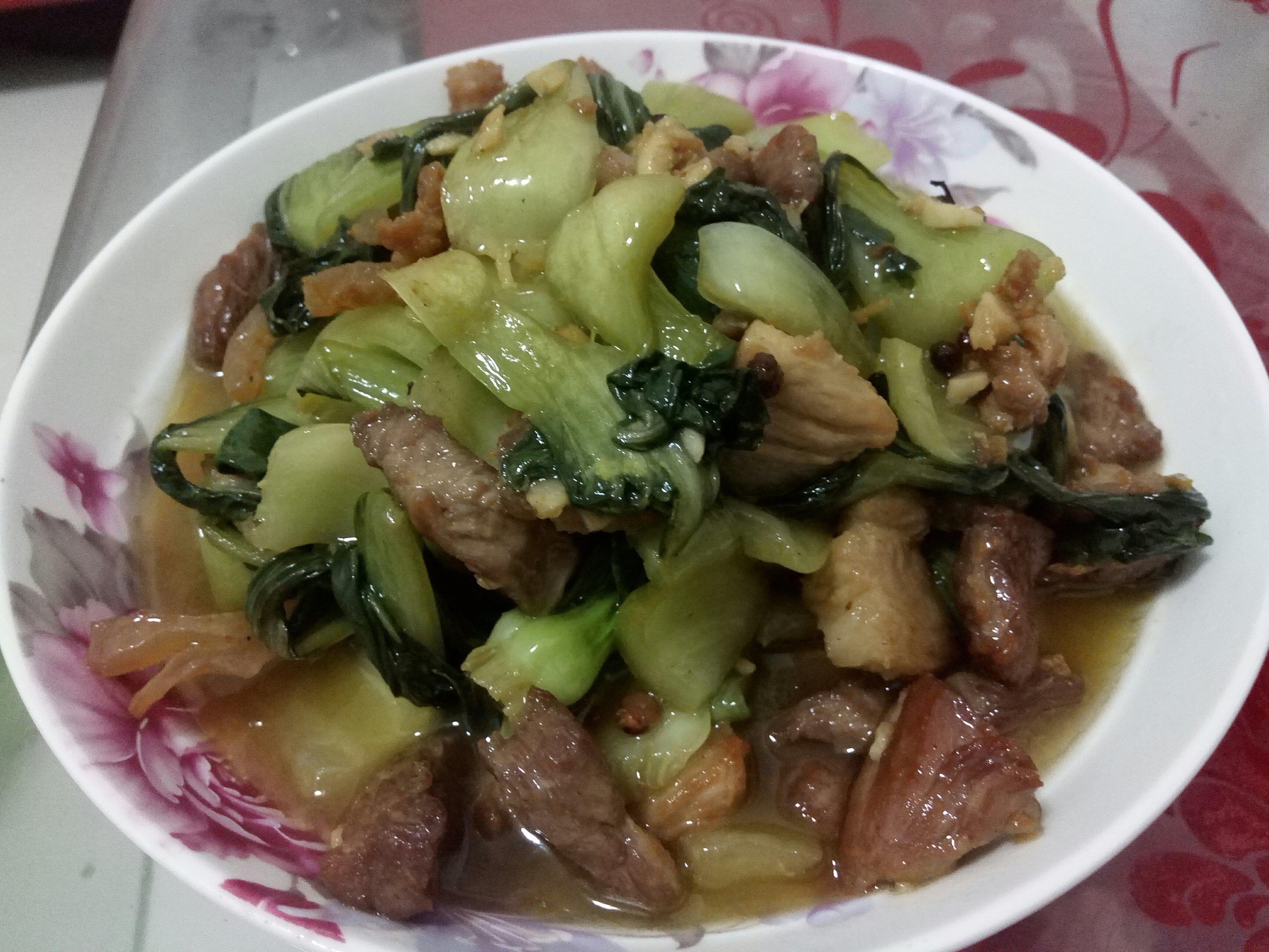 五花肉焖上海青的做法 步骤6
