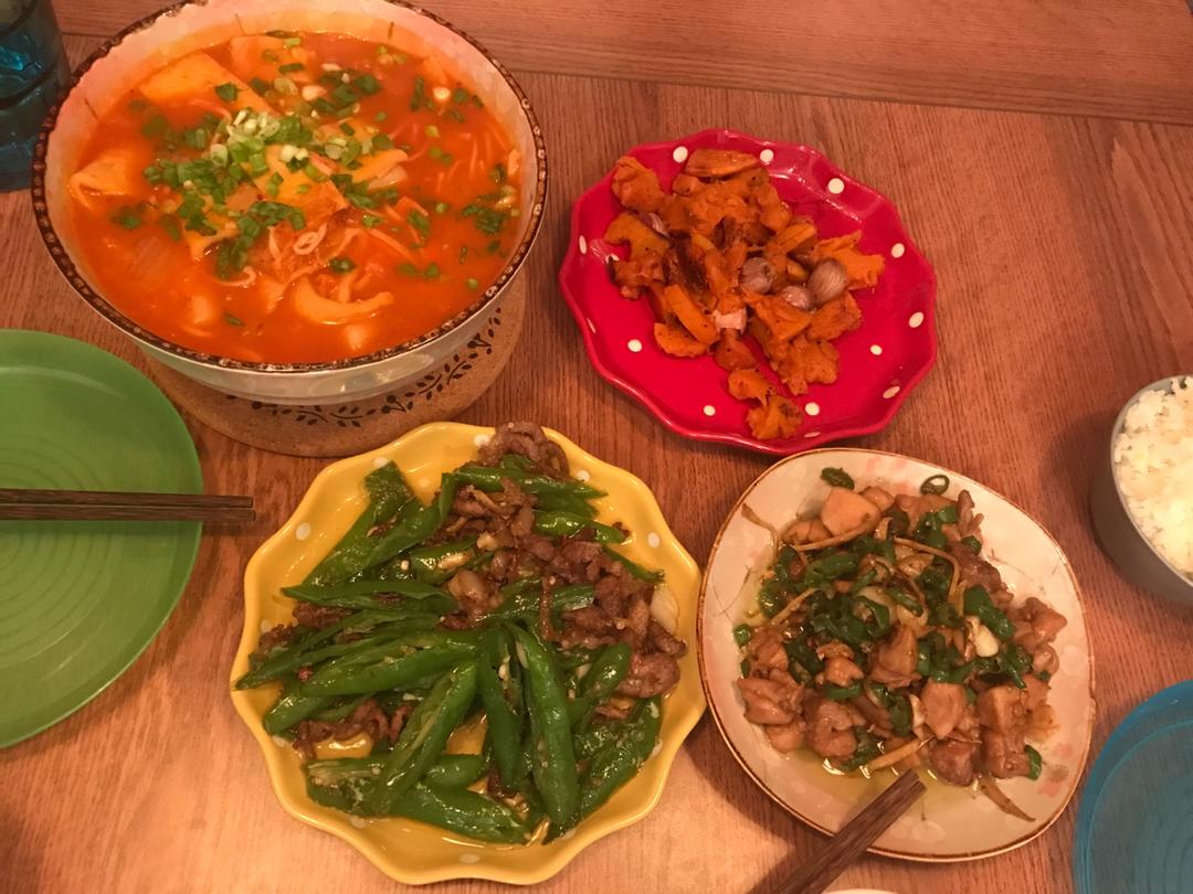 泡菜鱼饼年糕汤