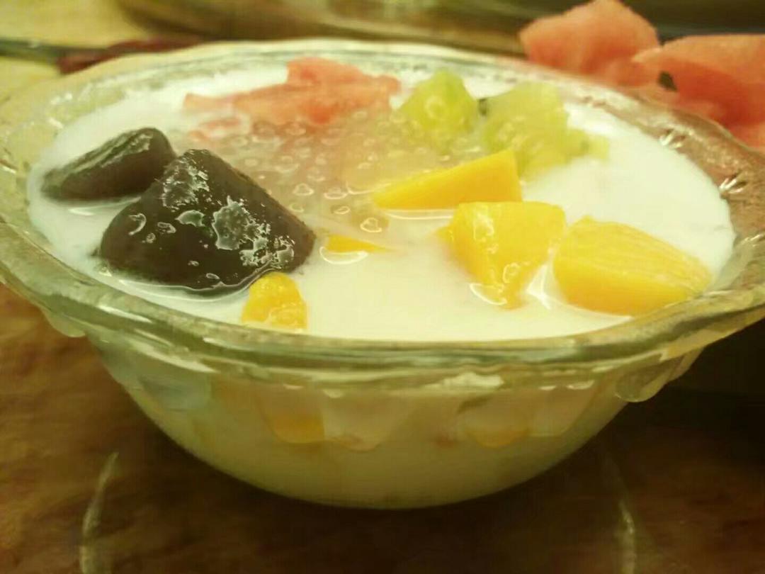 芋圆芒果椰汁西米露