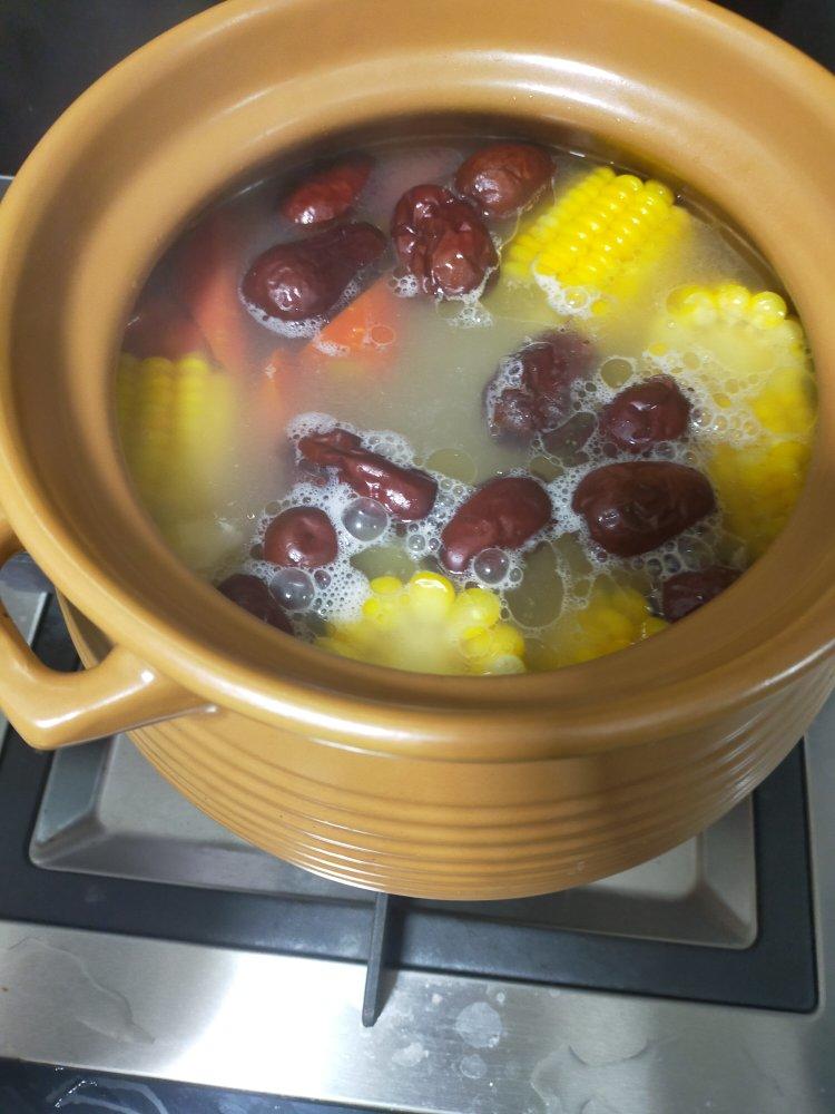 连吃三碗的玉米山药排骨汤