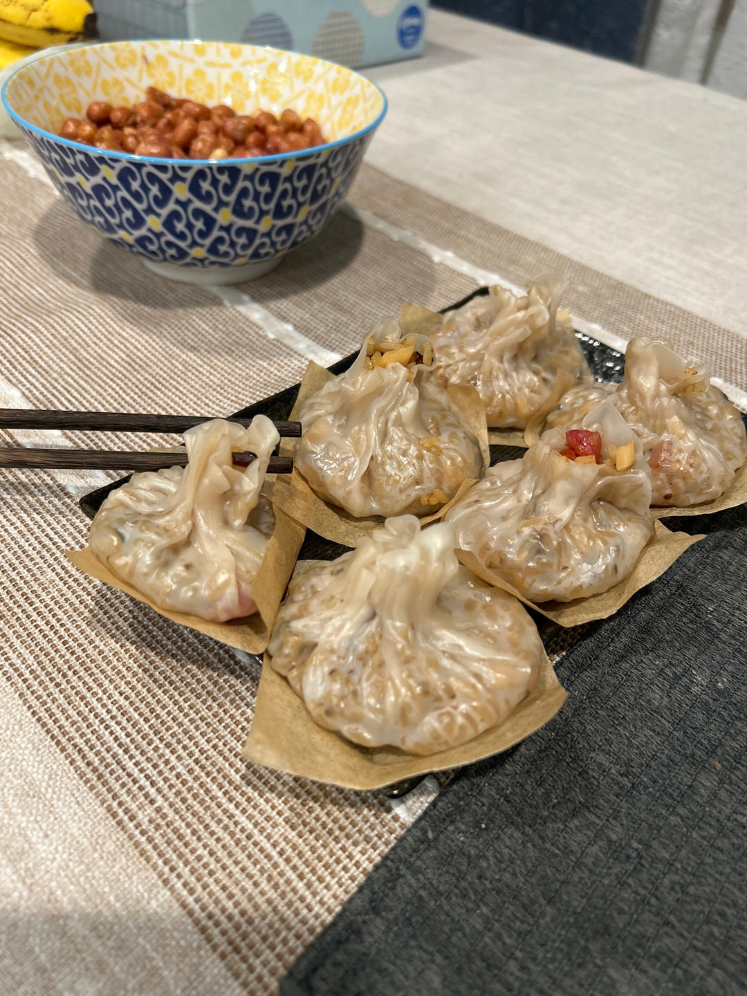 海外党的黑胡椒香菇腊肠烧麦