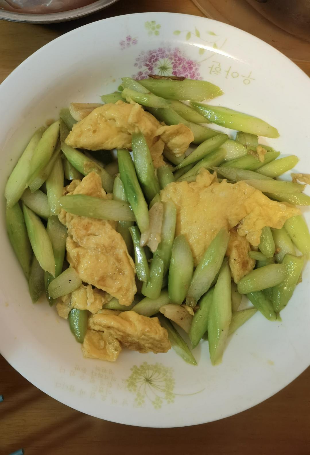 健康低卡家常菜—芦笋炒蛋