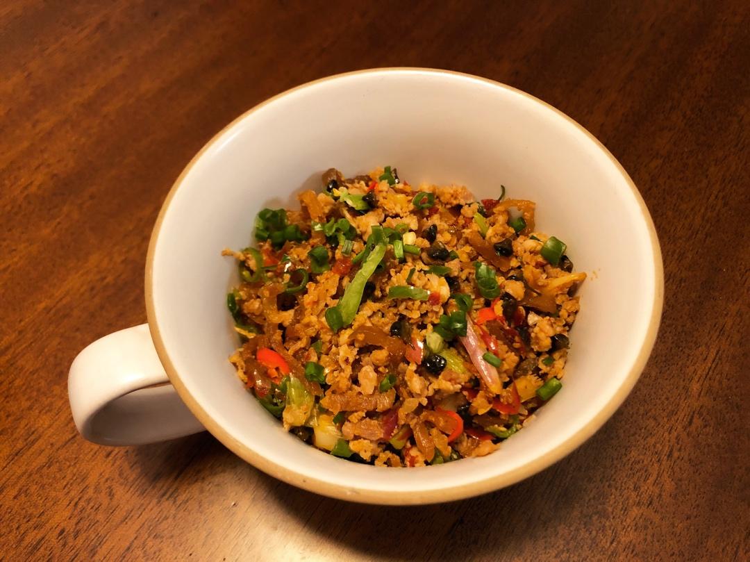 韭菜花炒肉末丨经典云南菜