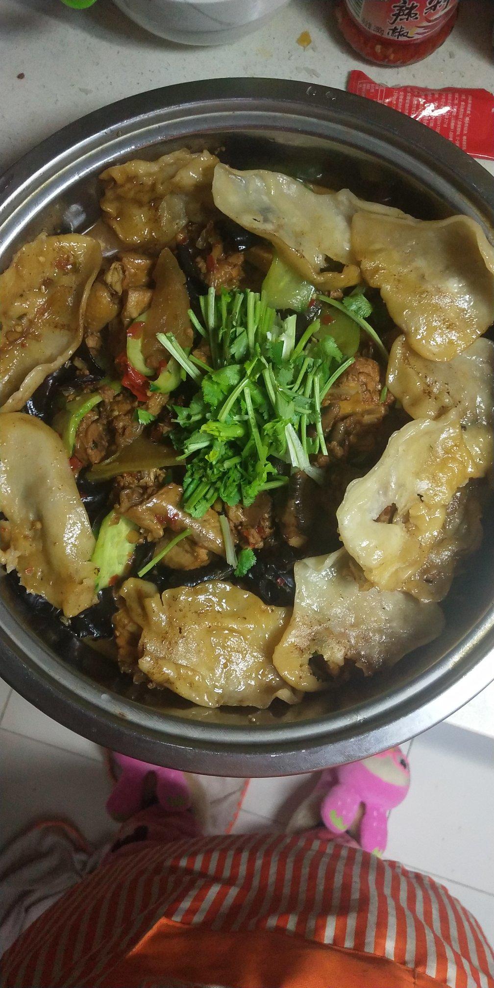 地锅鸡贴喝饼子