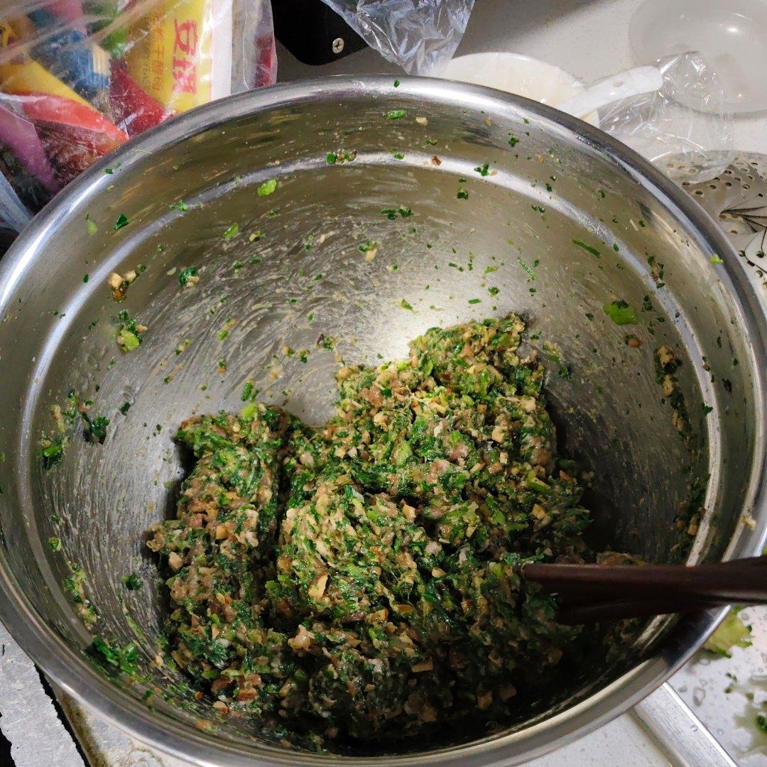 千里香荠菜猪肉大馄饨(附官帽馄饨包法)