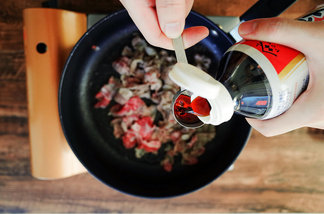 《逃避虽可耻但有用》（平匡桑直授的）瓦片抹茶荞麦面的做法 步骤5