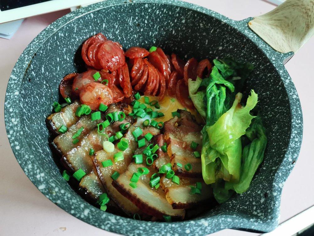 广式腊味煲仔饭（腊肠电饭锅版）