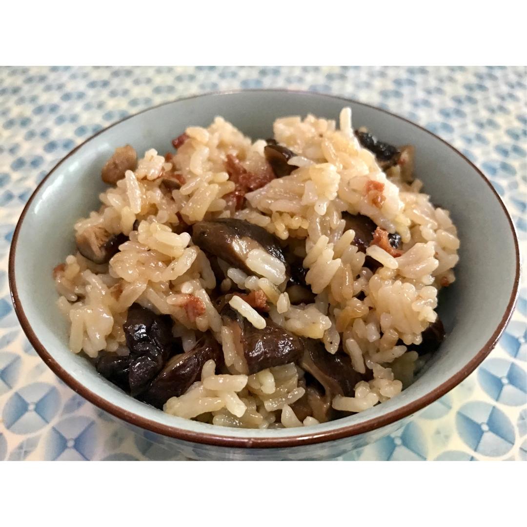 腊肠香菇焖饭